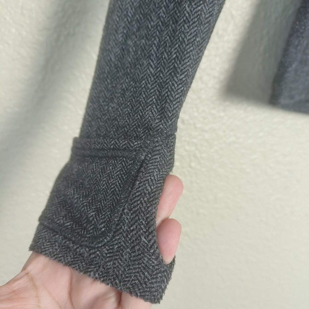 Lululemon Pullover Think Fast Quarter Zip Gray Black Herringbone Sweatshirt Sz 4 - Picture 10 of 13